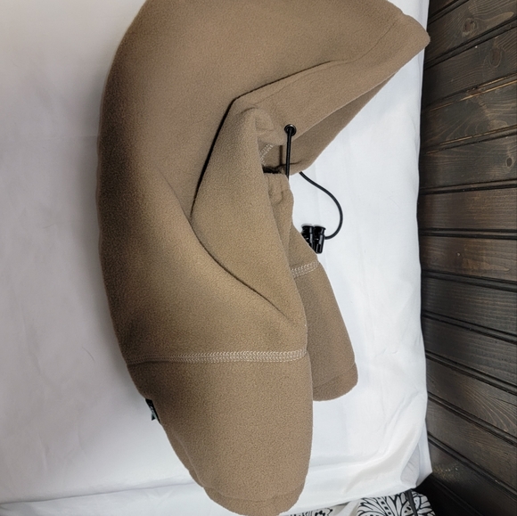 Due North warm head cover - Picture 3 of 5